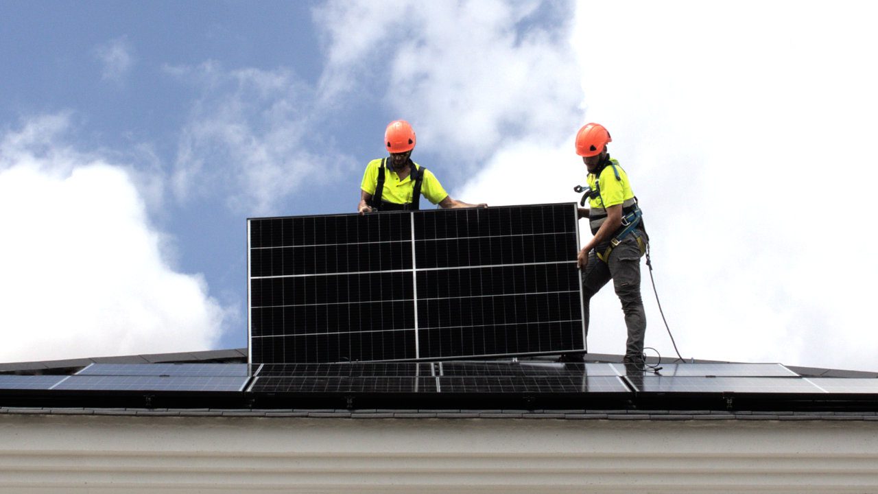 Deducción 20% en el IRPF al instalar paneles solares - Uninergia