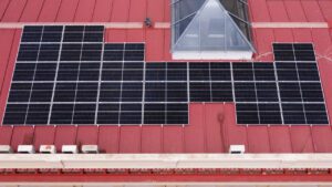 edificio-sonbersa-utrera-tejado-fotovoltaica-uninergia